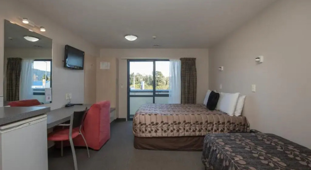 Трёхместная студия Bella Vista Motel Fox Glacier