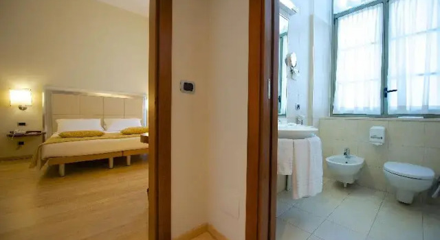 Трёхместный номер Standard Best Western Crystal Palace Hotel