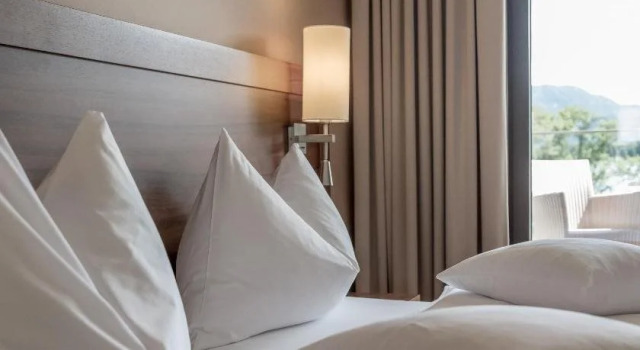 Seehotel Restaurant Lackner, Book Hotel Mondsee 