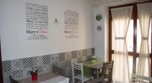 Marys house, Buchen Sie Hotel Fuorigrotta Neapel