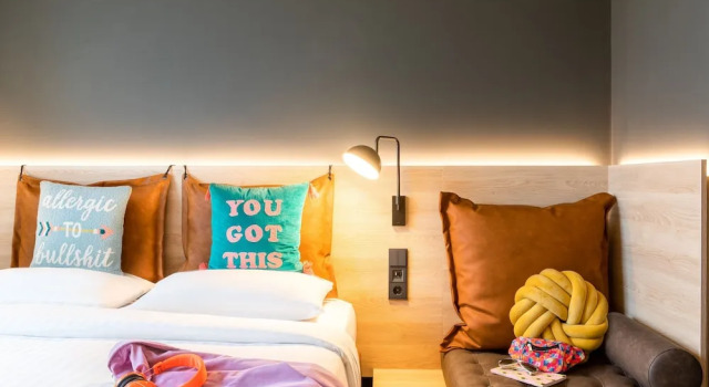 Двухместный семейный номер Moxy Sleeper Moxy Berlin Airport