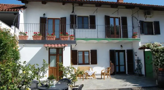 B&B Cascina Tettassi, Book Bed and Breakfast Cavallermaggiore Piedmont