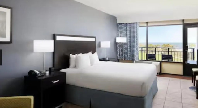 Двухместный номер с балконом и с видом на океан DoubleTree Resort by Hilton Myrtle Beach Oceanfront