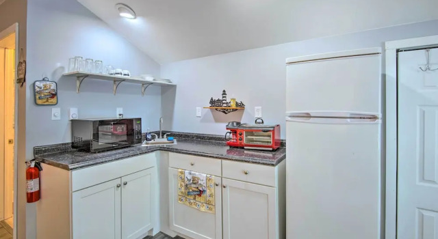 Апартаменты Charming Studio < 10 Miles to Wells' Beaches!