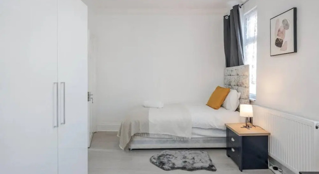 Stunning Top 2 Bed Flat Tilbury Central Location, Varaa Huoneisto Asunnot kohteessa Merseyside, Huoneisto