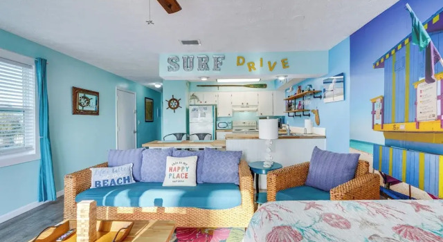 PCB Apt w/ Balcony & Gulf Views: Walk to Beach, Book Lejlighed Hoteller i Lower Grand Lagoon med parkering, Parkering