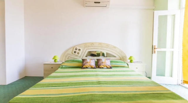 Апартаменты c 1 комнатой с балконом и с видом на море Apartments Sany