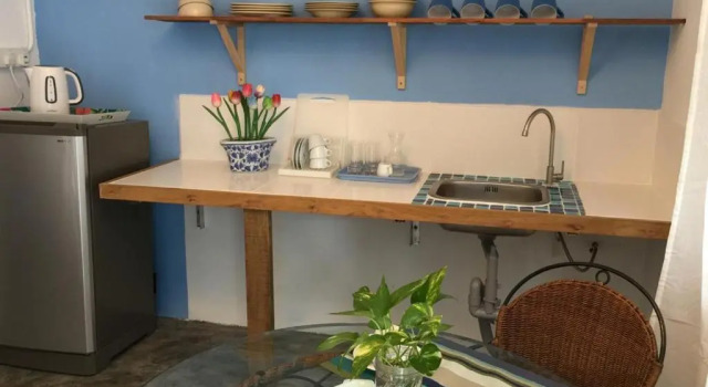 Коттедж с видом на сад Experience Island Heritage Home