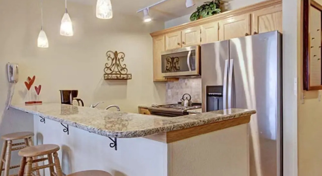 Номер Standard 2 Bedroom Ski in Condo Only One Block From Historic Downtown, Shopping, Restaurants and Entertainment