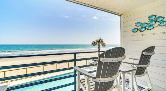 Апартаменты Oceanfront South Carolina Retreat - Pool & Balcony