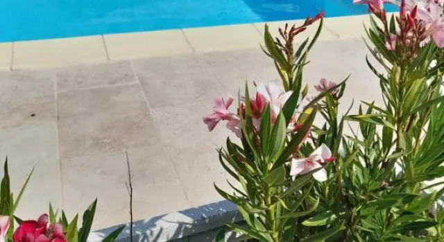 Studio sympa meublé avec parking privé, Reserva ahora Hotel Hoteles en Manosque con piscina, Piscina
