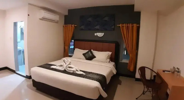 Люкс Standard OYO 553 Gentala Hotel