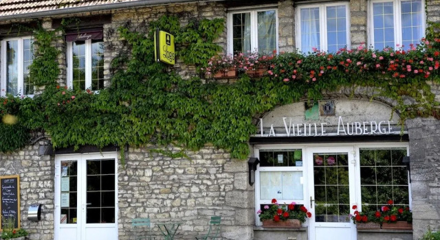 Hotel la Vieille Auberge, Boek Hostel Hotels in Franche-Comte met ontbijt, Ontbijt