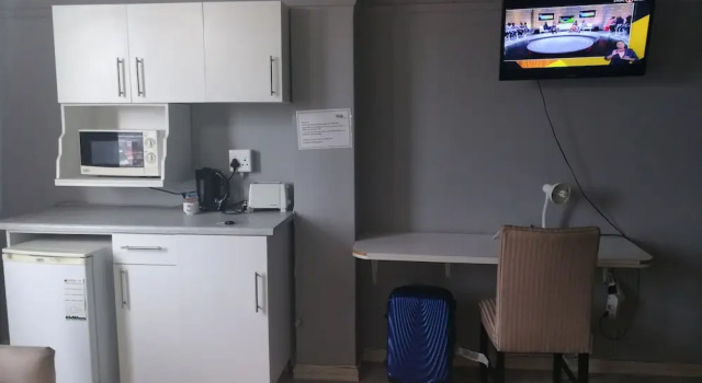 The Parkview Hotel - Room 711 - Adults Only