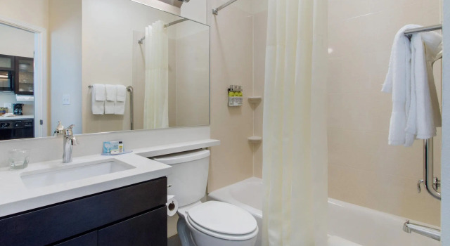 Двухместный люкс c 1 комнатой Candlewood Suites - San Antonio Lackland AFB Area by IHG