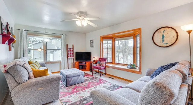 Birchwood Cottage With Red Cedar Lake Access!, Reserva ahora Casa o chalet Birchwood 