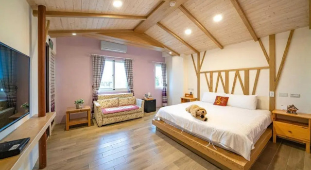 Двухместный номер Standard с балконом Feather and Flowers Homestay