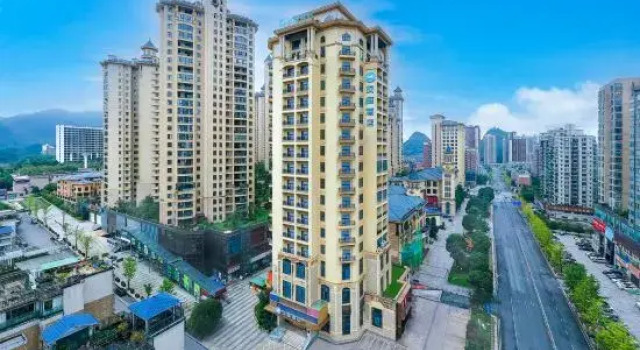 HanTing Hotel (Liupanshui People's Square Fenghuang Avenue), Rezerwuj Hotel Hotele w Guizhou z parkingiem, Parking