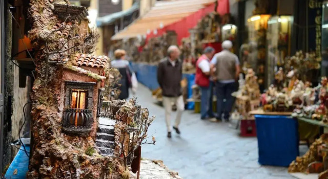 Коттедж [Via Dei Tribunali–Duomo] Casina in Centro Storico