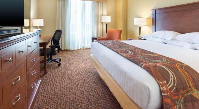 Номер Standard Drury Plaza Hotel Mt Vernon