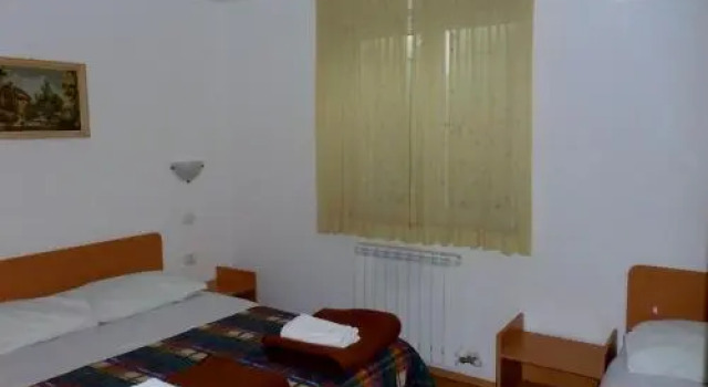 Guest House Garni Mimosa, Забронировать Гостевой дом Гостевые дома Копер, Гостевой дом