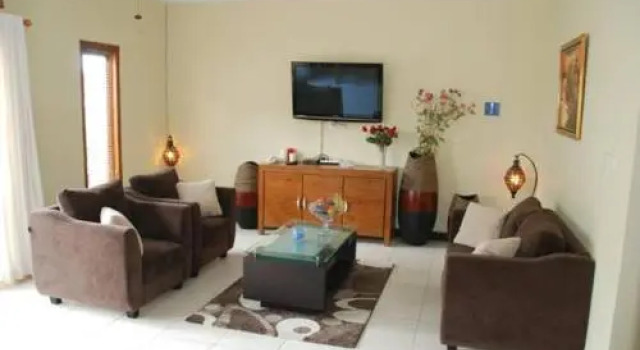 Villa Evelyn, Rezervasyon Villa Sewon otoparklı oteller, Otopark