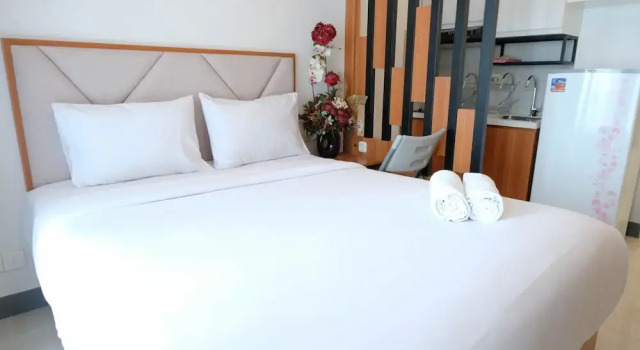 Calm Studio At Supermall Mansion Apartment Benson Tower, Varaa Huoneisto Hotellit Surabaya pysäköinnillä, lähellä Pakuwon Mall, Pysäköinti