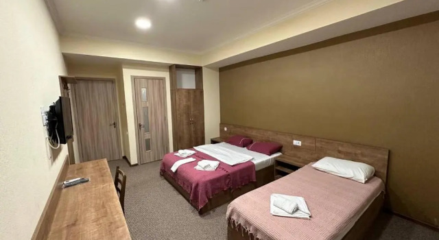 5 Rooms near 300 Aragveli metro station