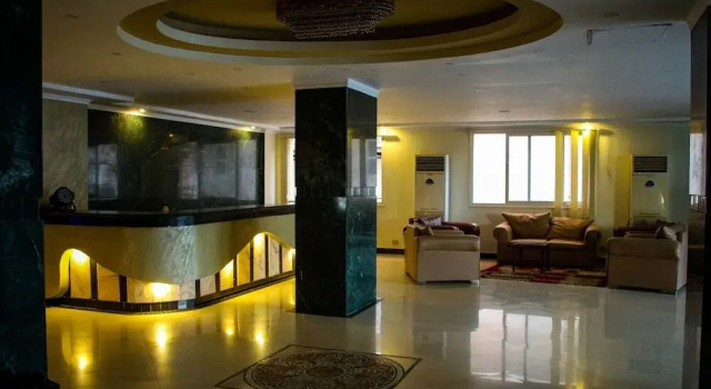 Boulevard Apartment Hotel