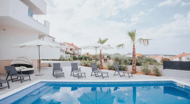 Вилла Apartments Pool Villa Aldura