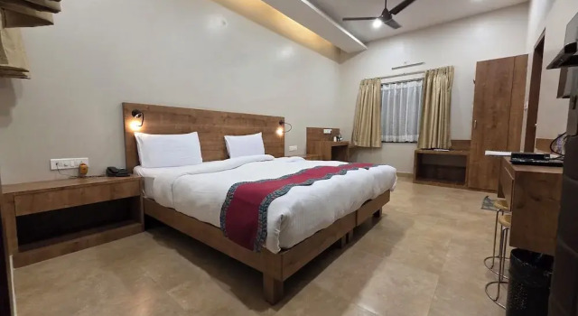 Двухместный номер Deluxe c 1 комнатой с видом на город Hotel Gulmohar Grand