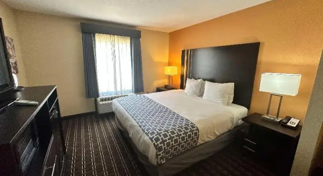 Номер Standard Best Western Plus Bass Hotel & Suites
