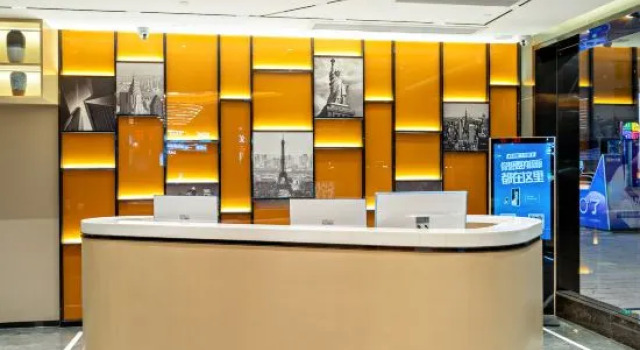 Yueya Tangju Theme Hotel (Guangzhou Baima Garment City Railway Station Subway Station)