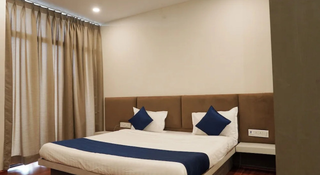 Люкс Hotel Suryodaya