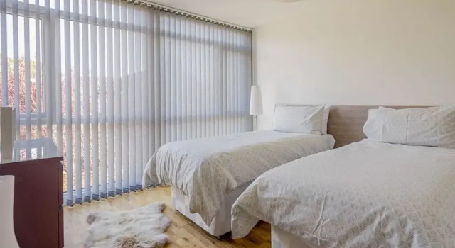 Central Townhouse With Double Terrace and Free Parking