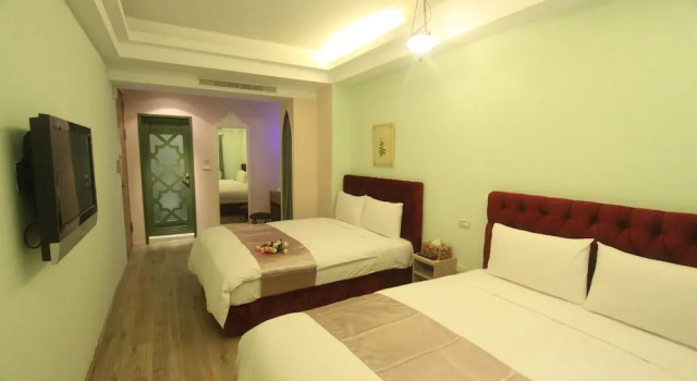 Четырёхместный семейный номер Standard Moroccan Holiday Suite