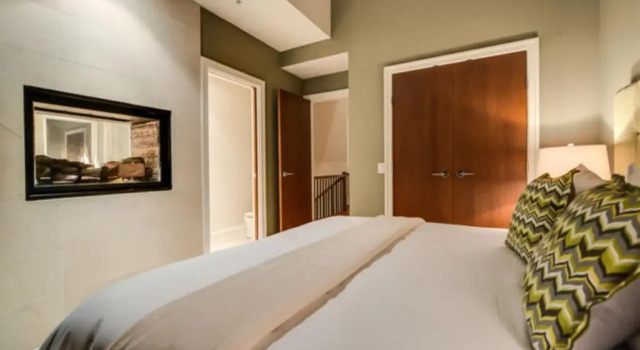 West Coast Alpine Contemporary 4 Bedroom Townhome with Private Hot Tub 35, Réserver Hôtel Whistler 