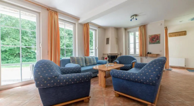 Коттедж с 5 комнатами Hotel Tannenpark