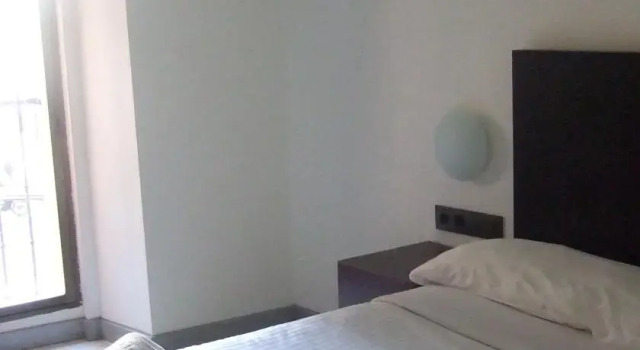 Apartamentos KM1 La Latina, Забронировать Отель Отели Мадрида с парковкой, рядом с Театр Монументал, Парковка