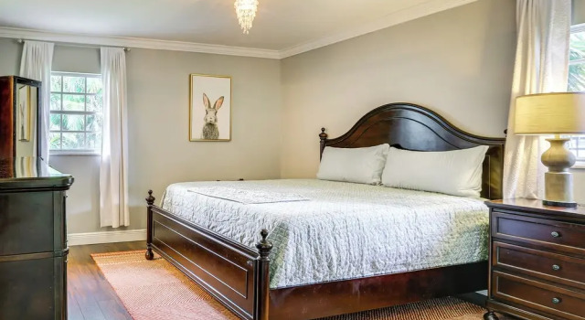 Naples Home Near 5th Ave South, Beaches & Zoo, Забронировать Дом для отпуска Нейплс Southwest Florida