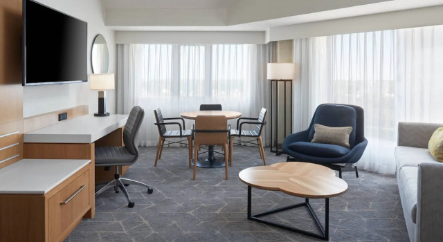 Люкс c 1 комнатой Delta Hotels by Marriott Saskatoon Downtown