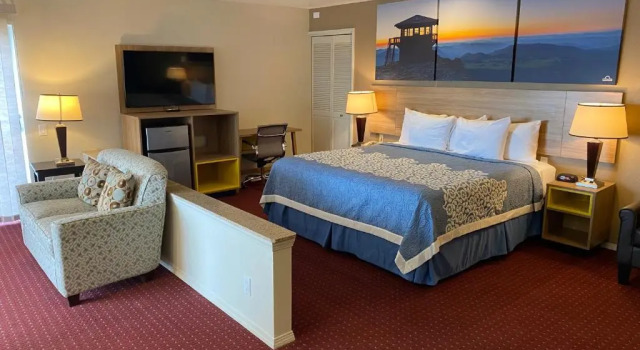 Двухместный люкс Deluxe Days Inn by Wyndham Newport OR
