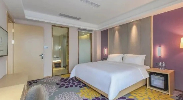 Люкс Deluxe с красивым видом из окна Lavande Hotel (Dazu stone Carving changzhou gucheng)
