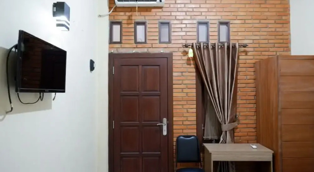 RedDoorz Syariah near Stasiun Pekalongan