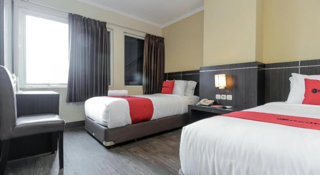 Hotel Fiducia Blora by RedDoorz, Забронировать Отель Отели Джакарты с парковкой, рядом с Menara Imperium, Парковка