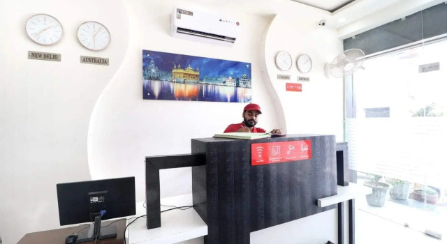 OYO 16379 Hotel LivInn Hub