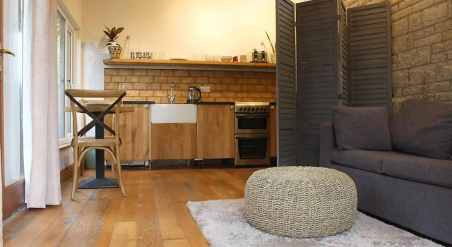 Peaceful & Central Self Contained 1 Bedroom House