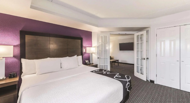 Двухместный люкс Deluxe Executive La Quinta by Wyndham Austin Airport