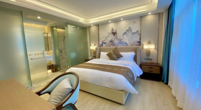 Люкс c 1 комнатой с видом на внутренний двор Funchun No.10 Hotel Xiangyang