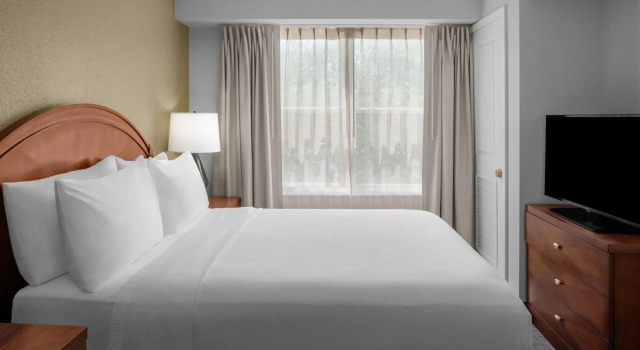 Residence Inn Long Island Holtsville, Rezervați Hotel Holtsville Long Island